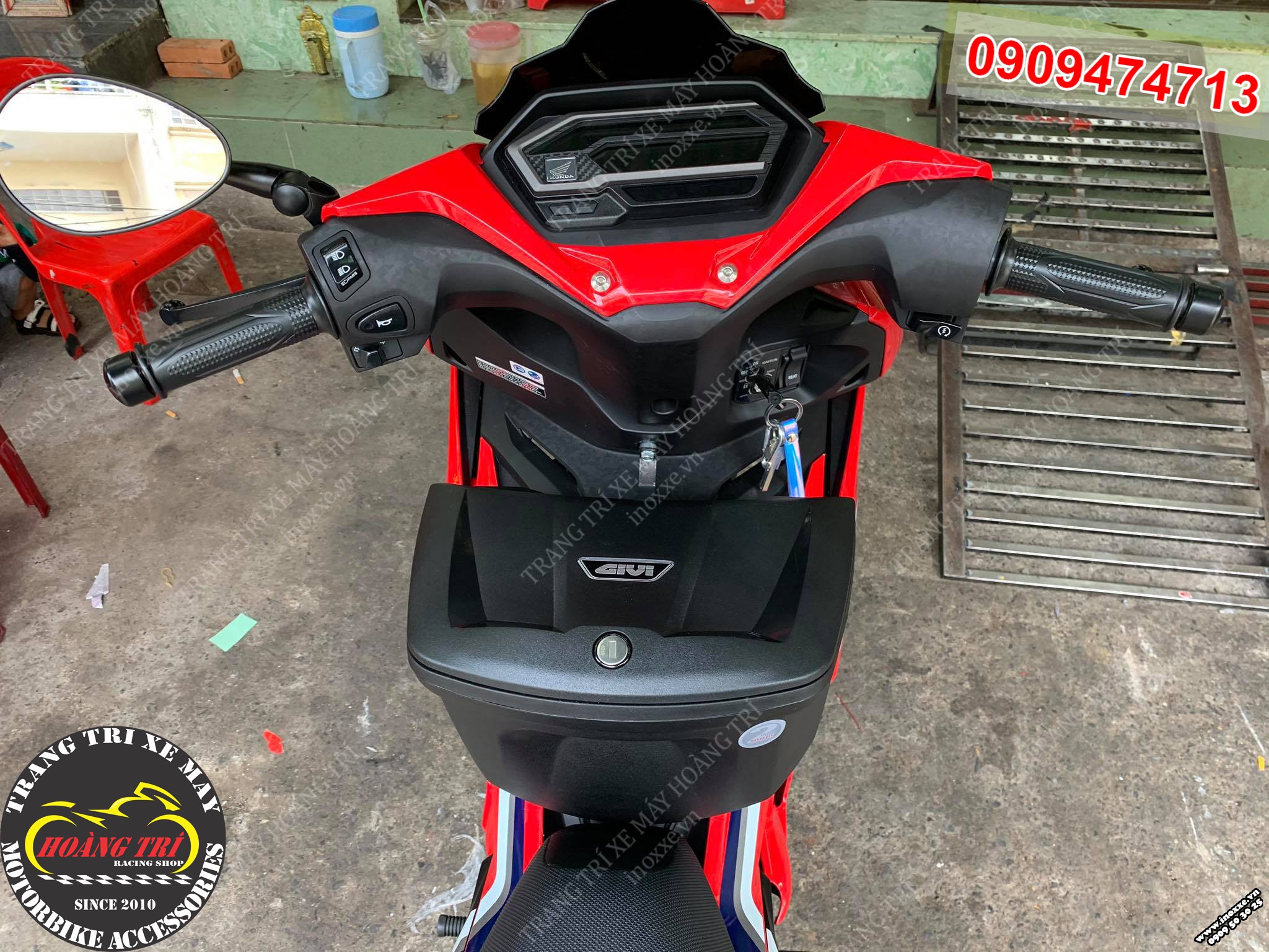 Thùng giữa Givi G12N lắp cho Winner X